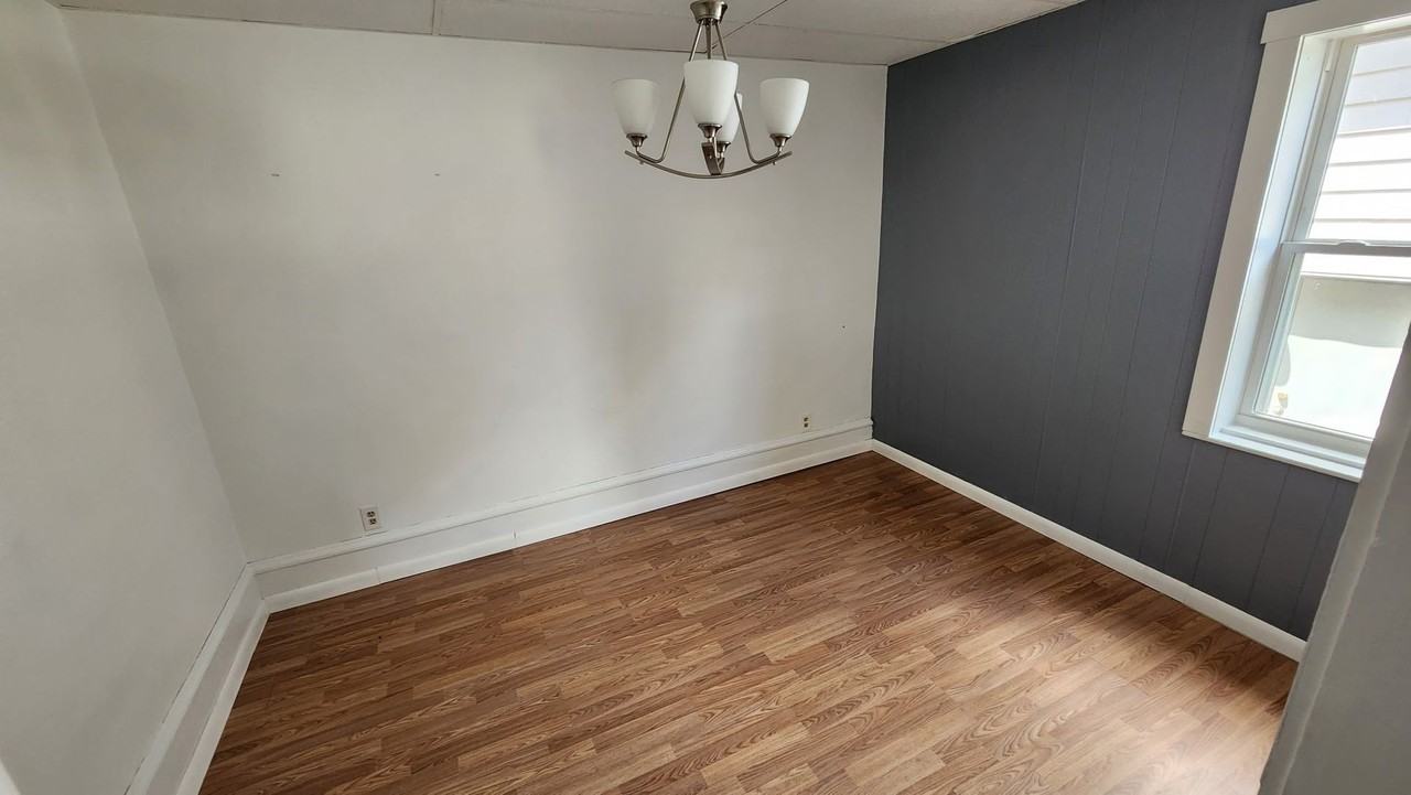 11 S Market St - Photo 5 of 22