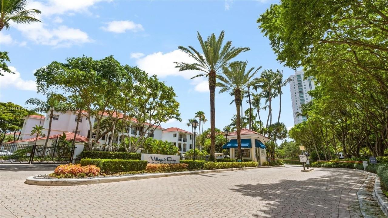 3245 Ne 184th St #13213