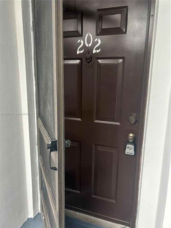 213 Lake Pointe Dr #202 - Photo 2 of 15