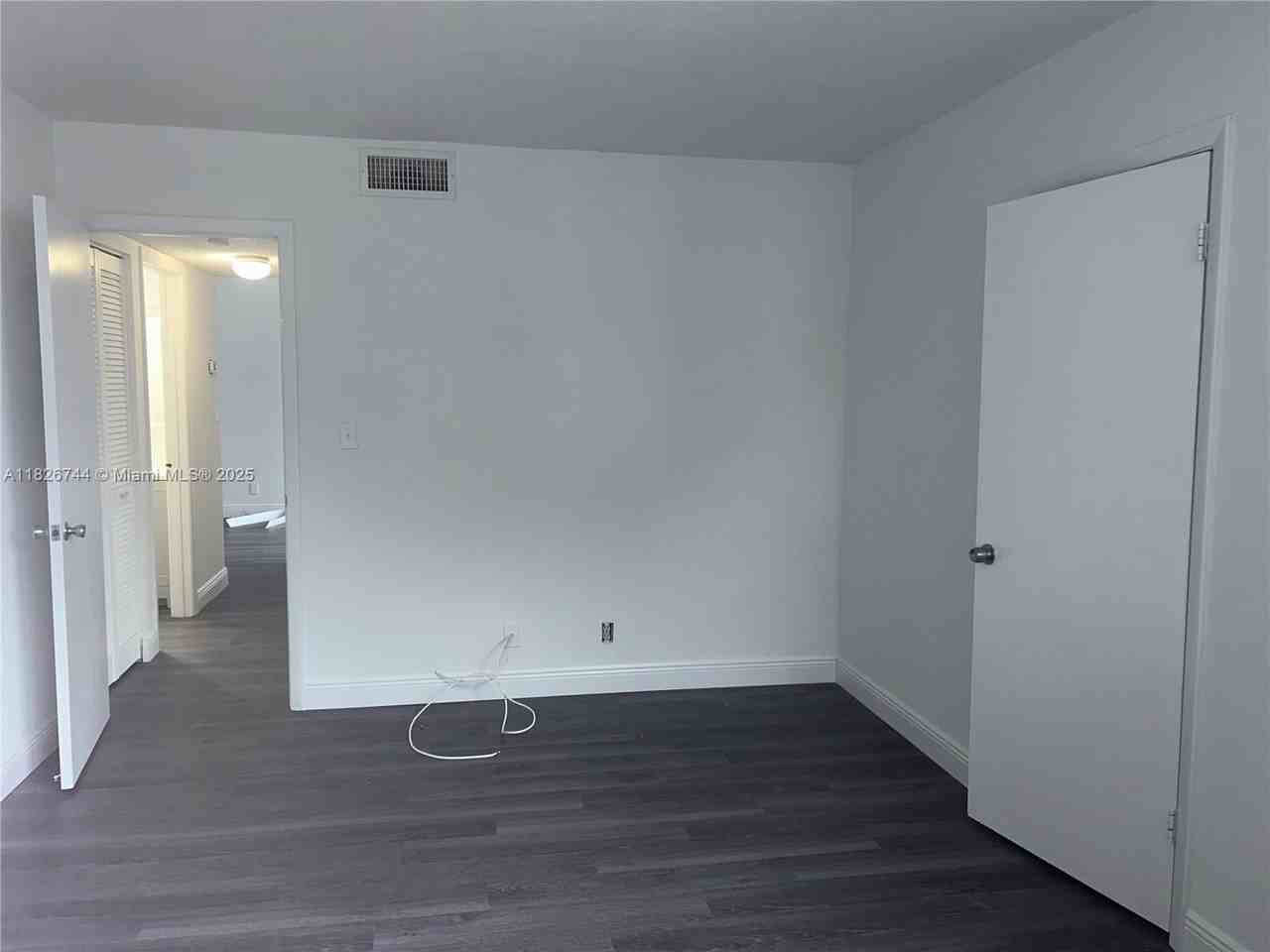 213 Lake Pointe Dr #202 - Photo 4 of 15