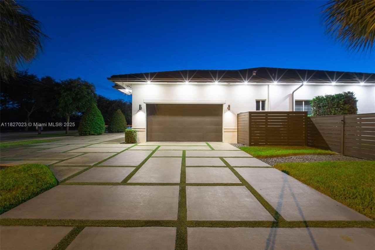 10203 Southwest 136th Street #0 - Photo 5 of 50