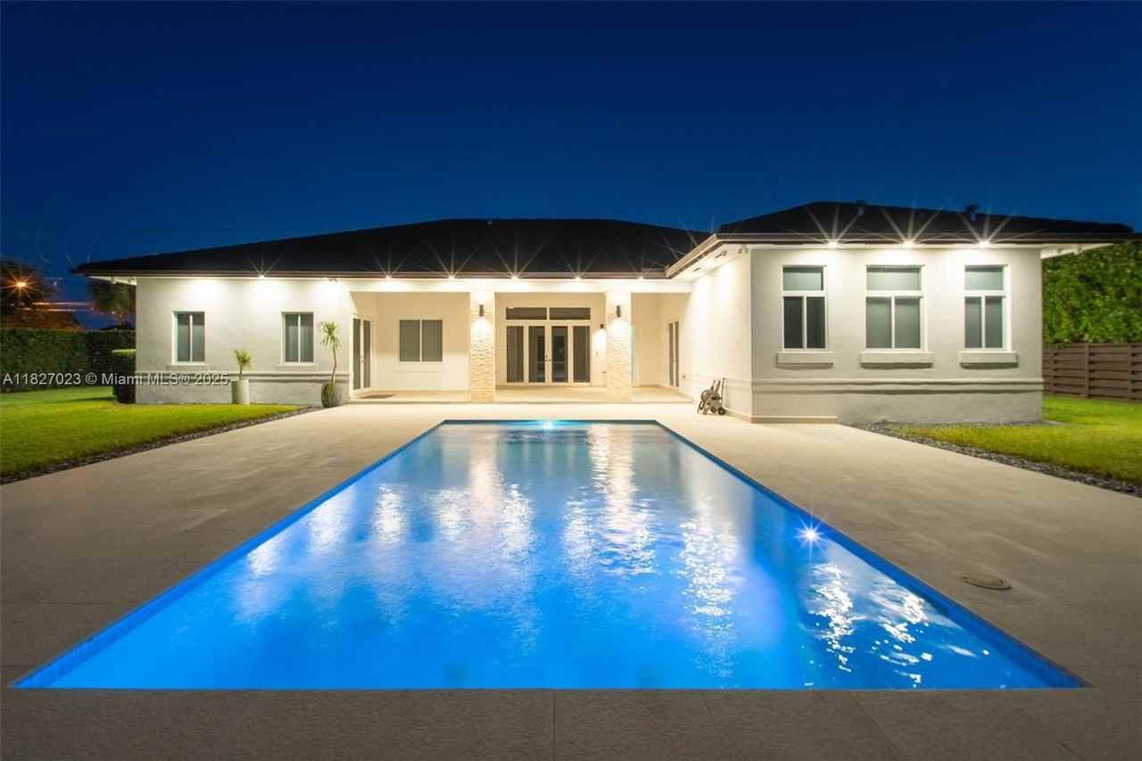 10203 Southwest 136th Street #0 - Photo 6 of 50