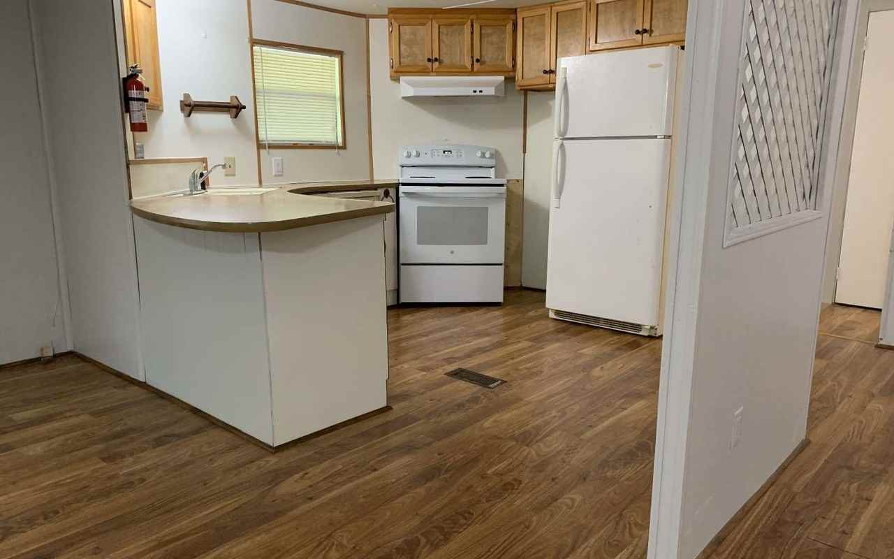 155 Ne Nikita Pl - Photo 2 of 9