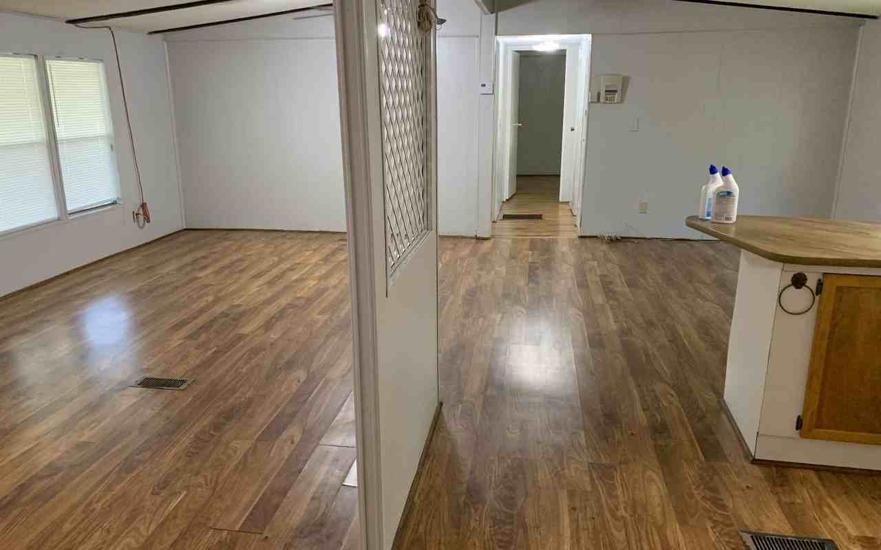 155 Ne Nikita Pl - Photo 4 of 9