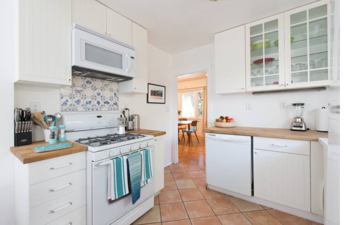 1109 Cabrillo Ave - Photo 7 of 10