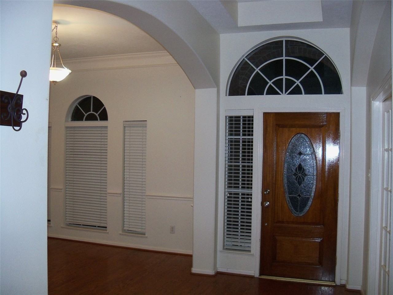 6105 Jordan Dr - Photo 2 of 37