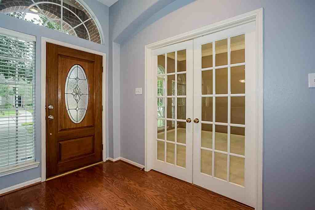 6105 Jordan Dr - Photo 3 of 37