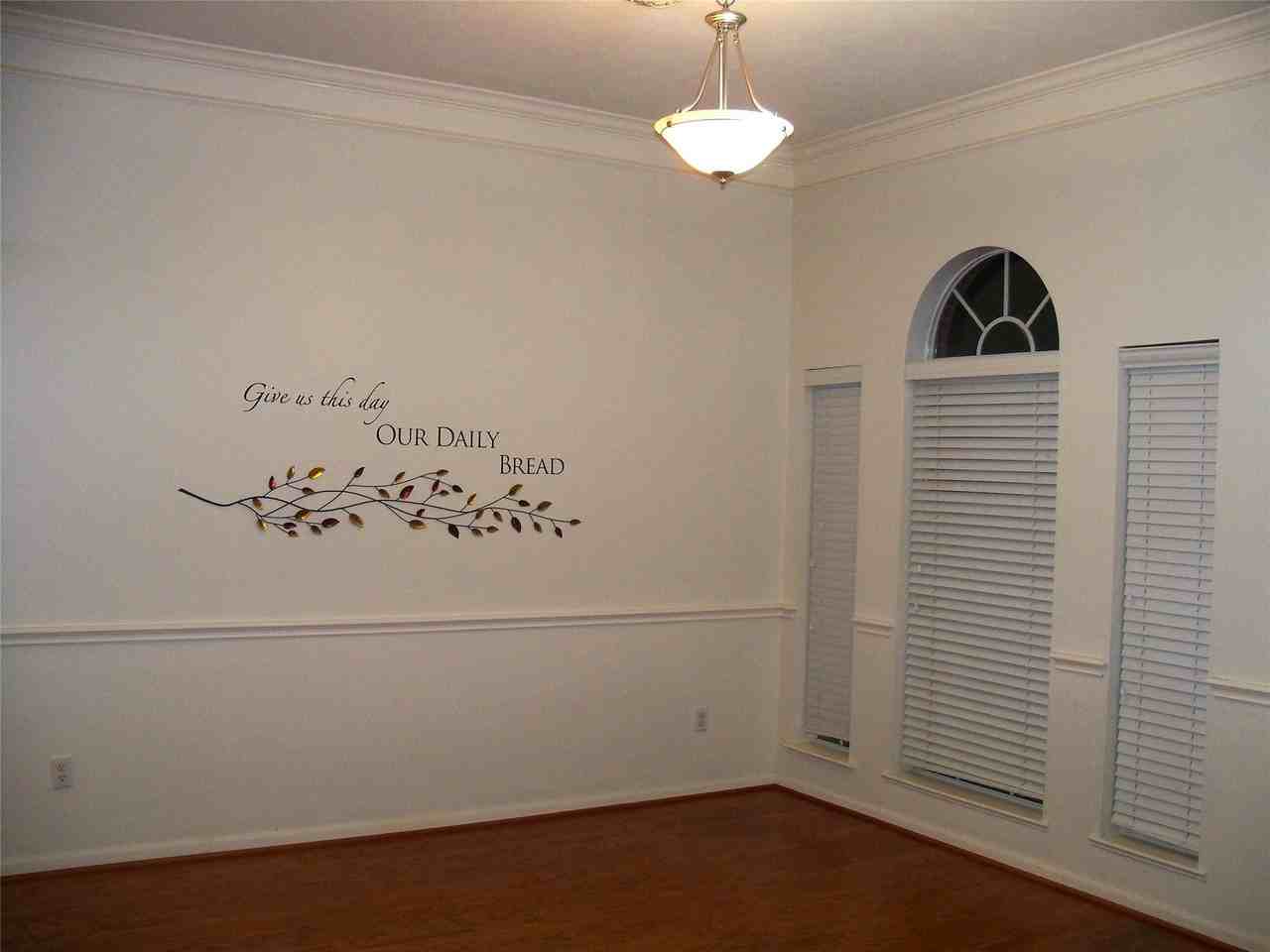 6105 Jordan Dr - Photo 7 of 37