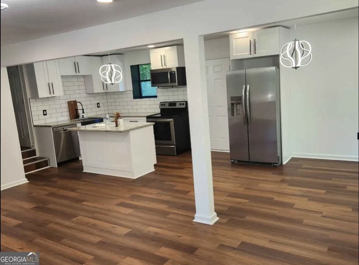 683 Almon Rd - Photo 4 of 18