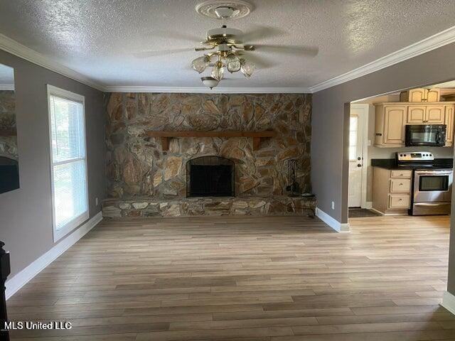 900 Sea Cove St - Photo 3 of 13