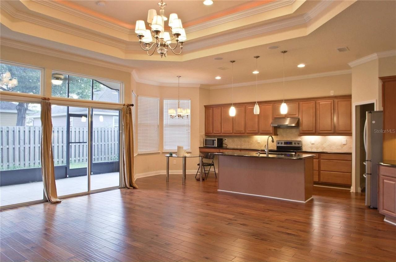 8853 Sw 78th Ave - Photo 3 of 10