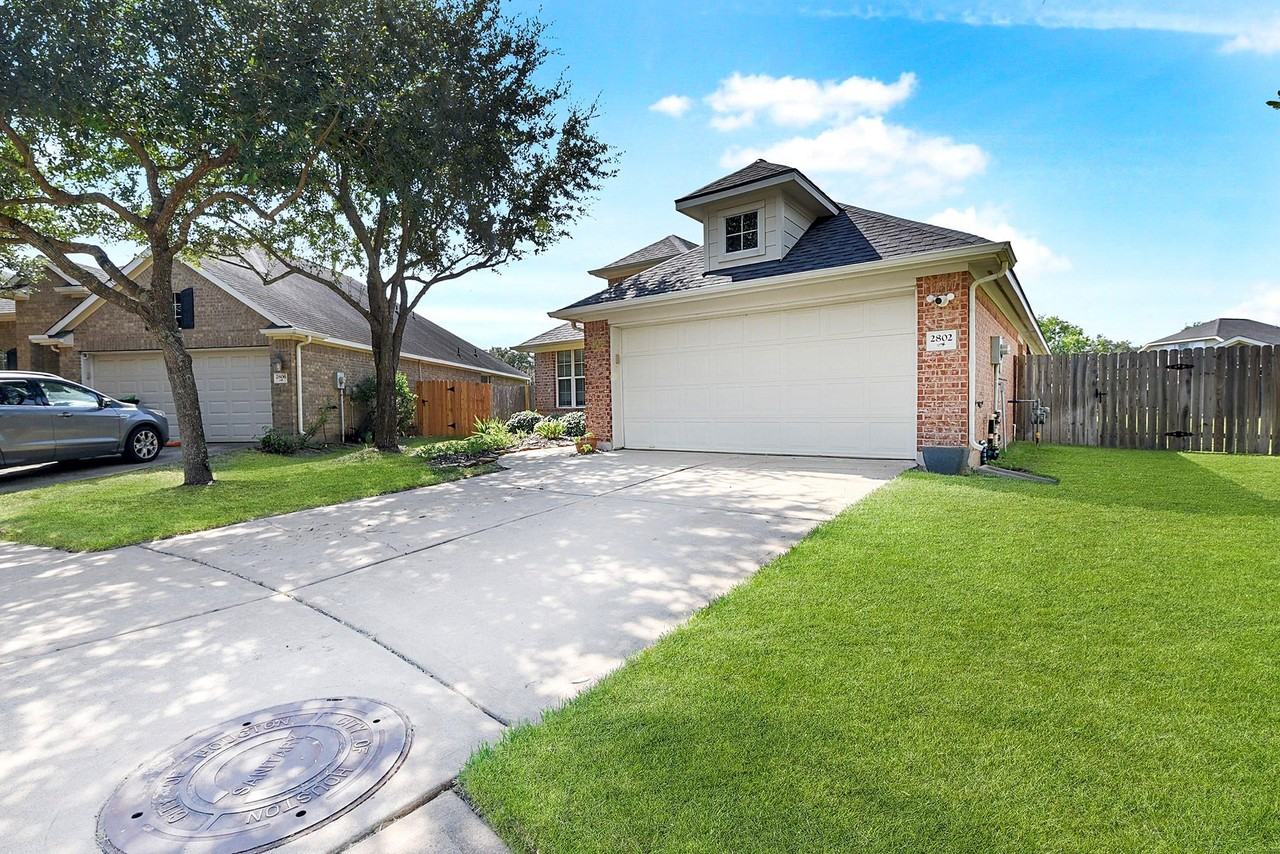 2802 Chalet Knolls Ln - Photo 3 of 44