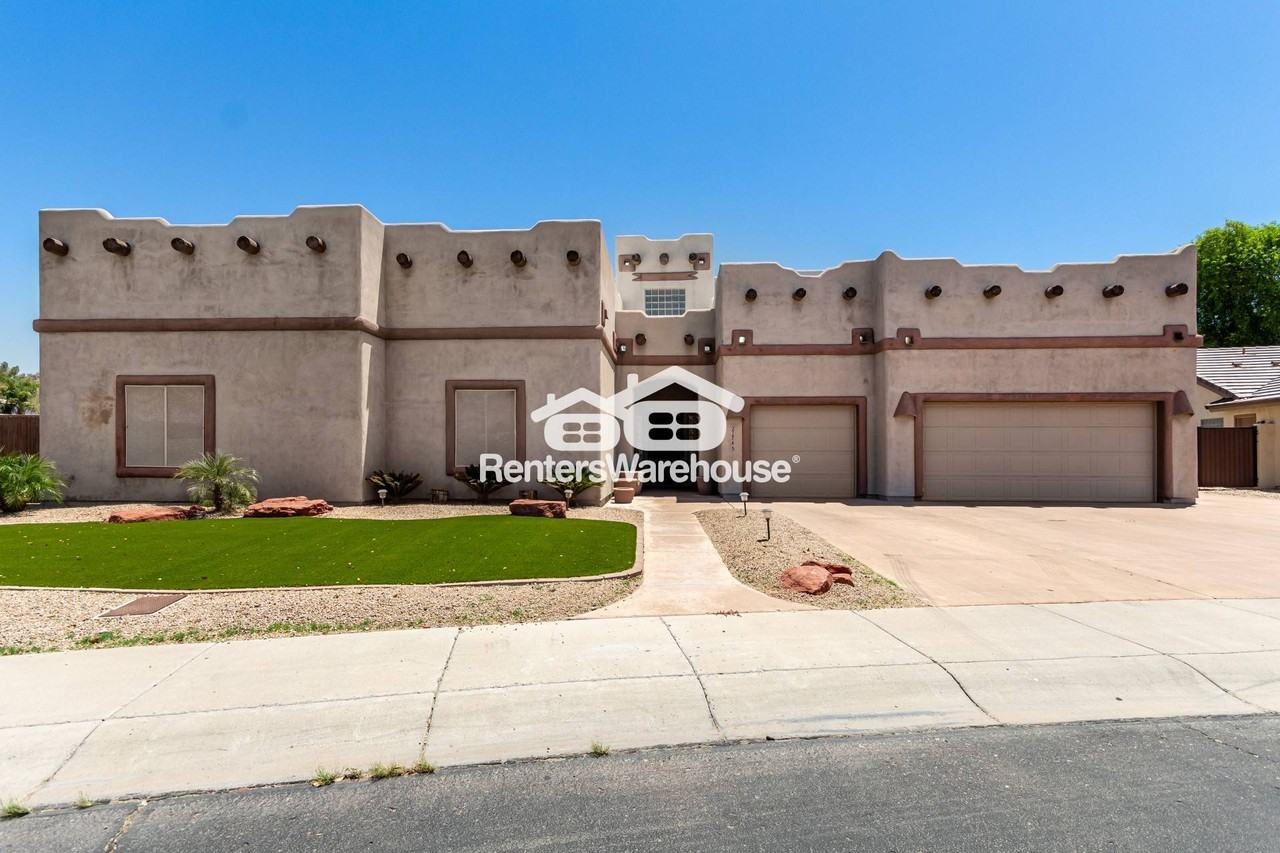 21745 N 61st Dr - Photo 2 of 40