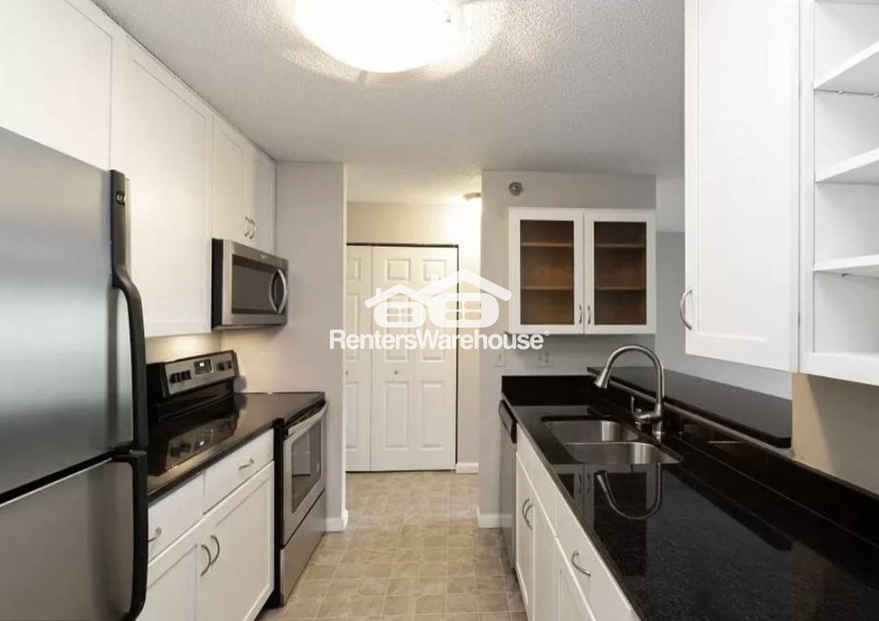 6145 Chasewood Pkwy #101 - Photo 3 of 20