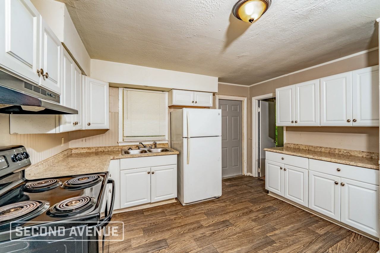 844 Vanderbilt St - Photo 7 of 27