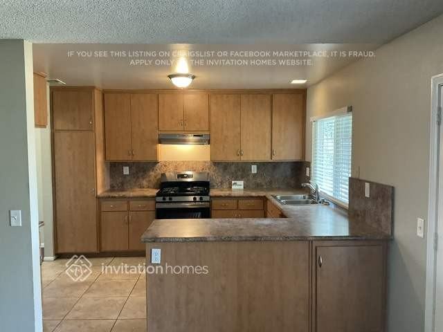 5055 Citadel Ave - Photo 4 of 12