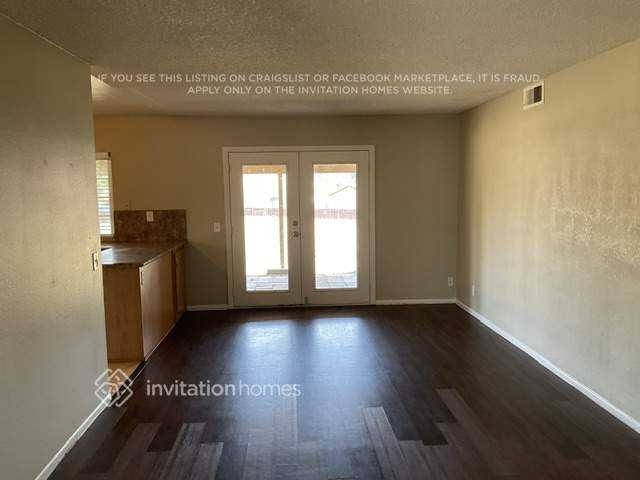 5055 Citadel Ave - Photo 5 of 12