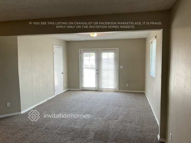 5055 Citadel Ave - Photo 6 of 12