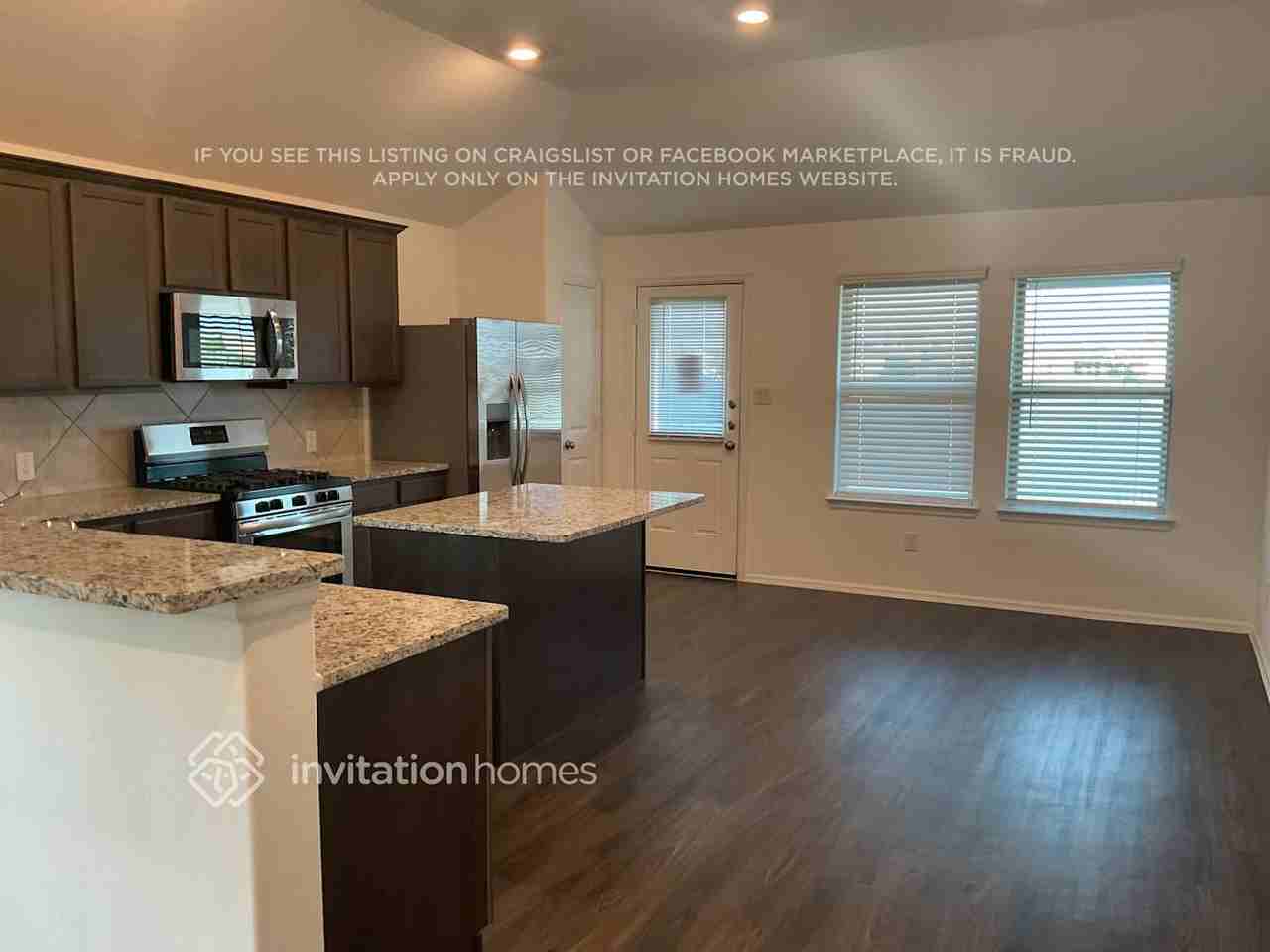 445 Pecan Landing Ln - Photo 6 of 16
