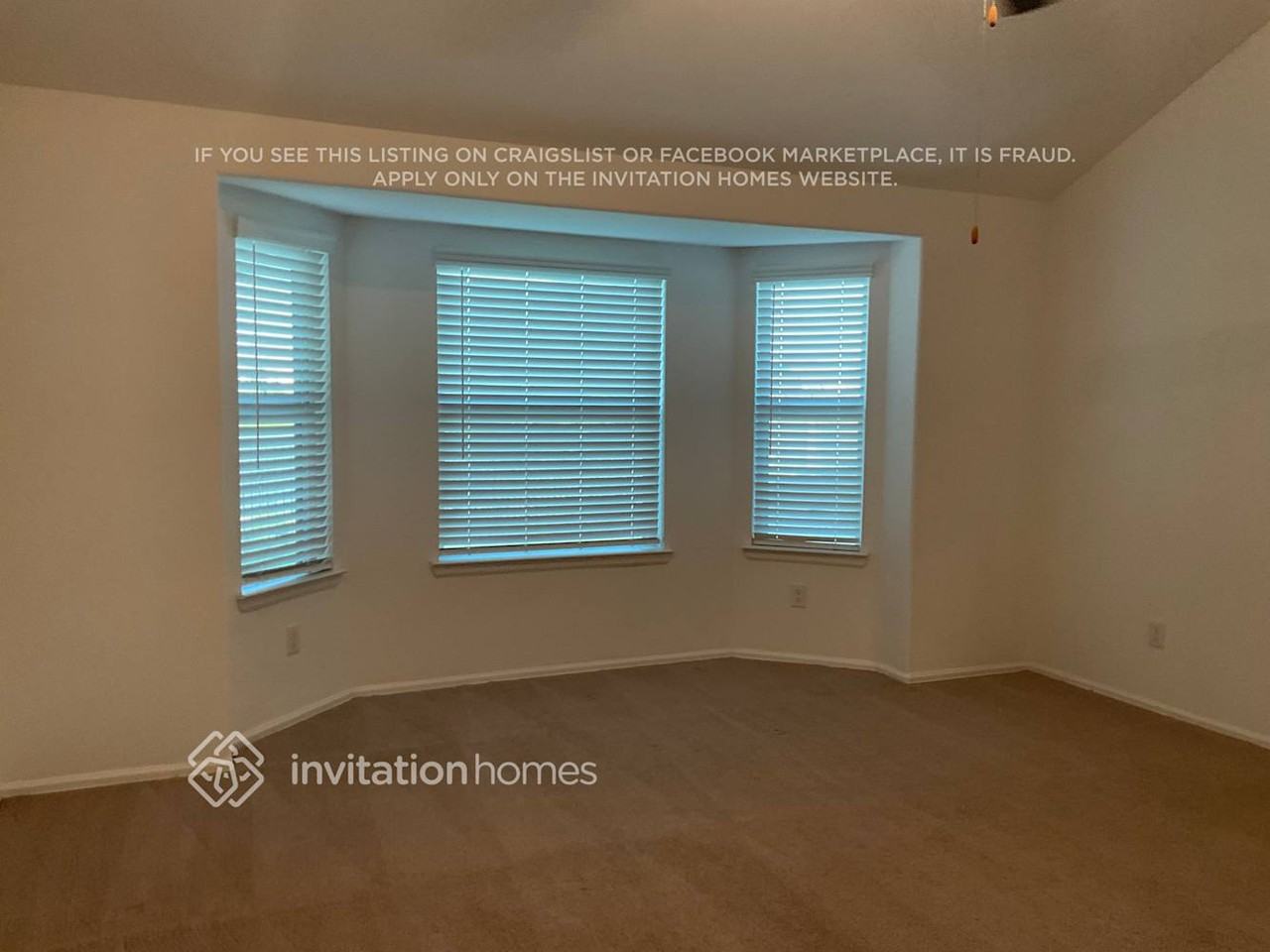 445 Pecan Landing Ln - Photo 7 of 16