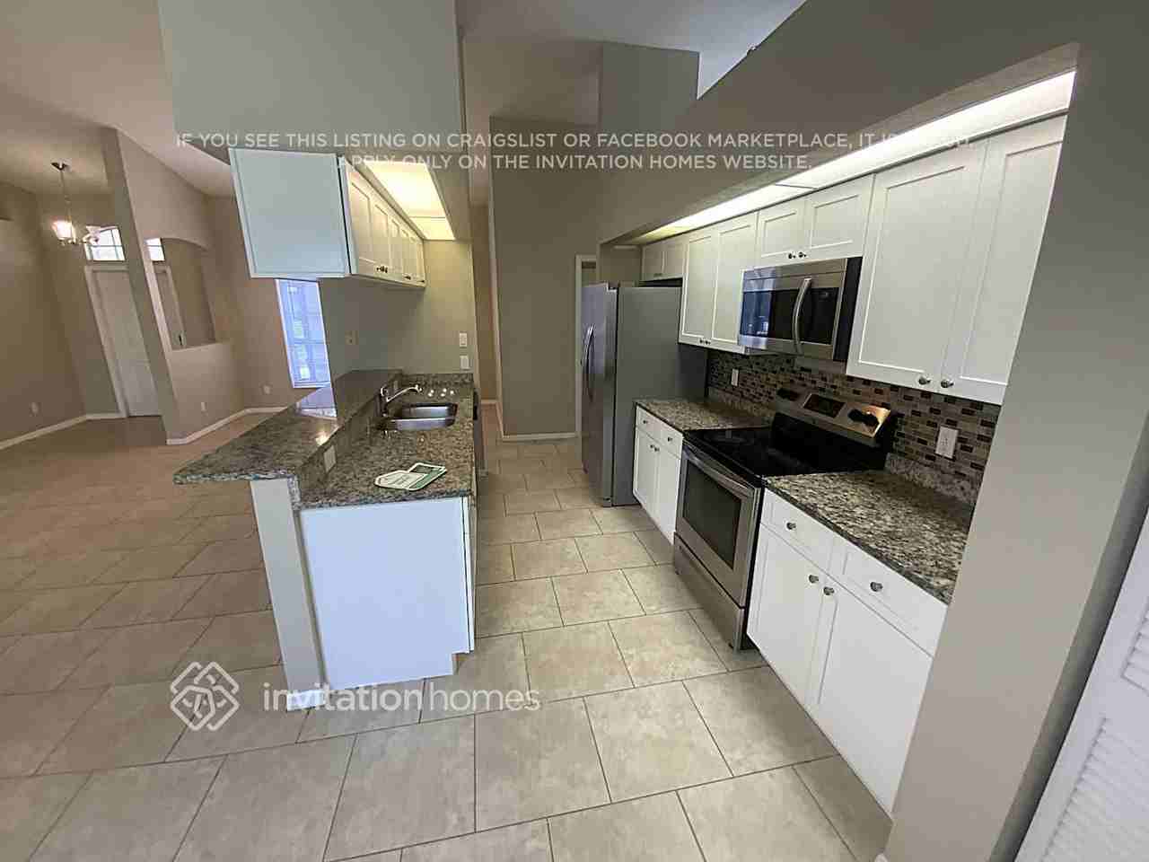 23306 Moorhead Ave - Photo 3 of 12