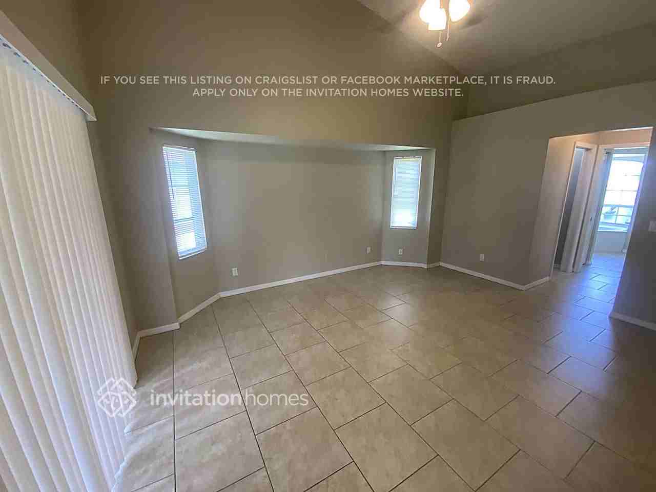 23306 Moorhead Ave - Photo 5 of 12