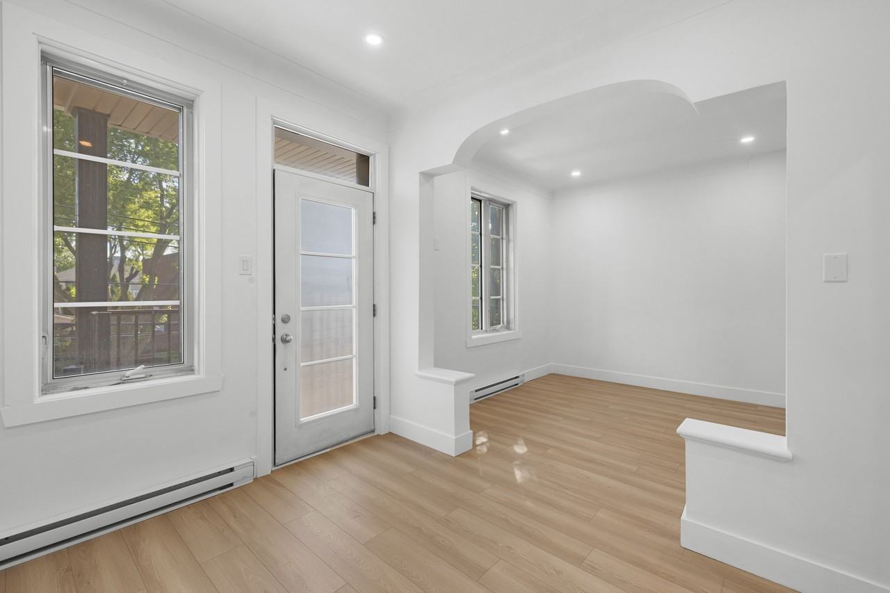 1102 Rue St-Germain - Photo 3 of 8