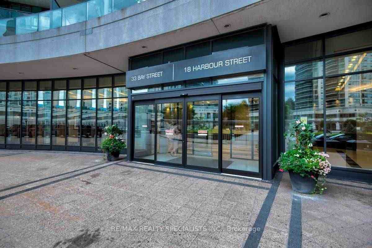 18 Harbour Street #2111 - Photo 2 of 19