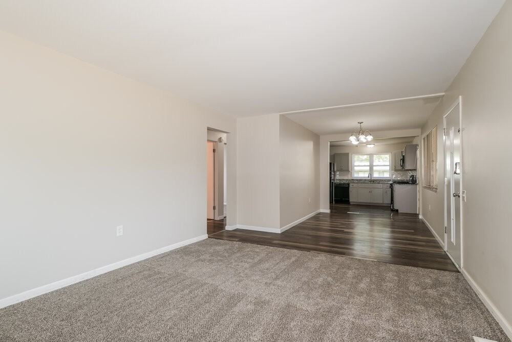 1635 Trotter Way - Photo 5 of 16