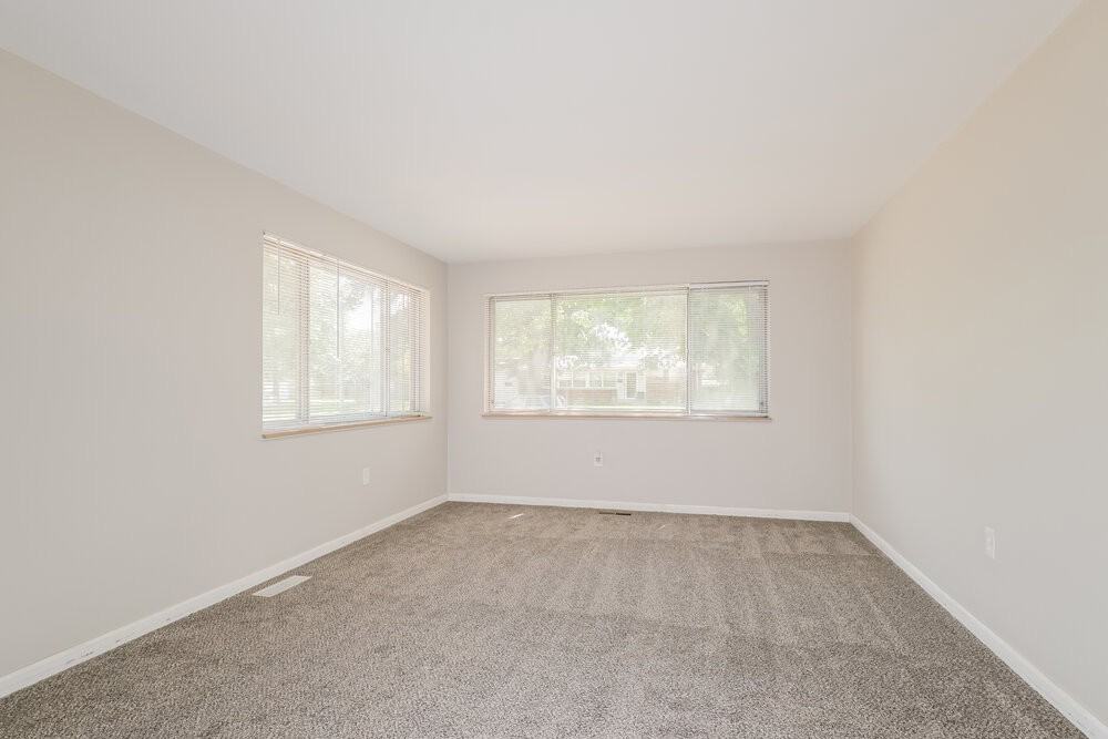 1635 Trotter Way - Photo 6 of 16