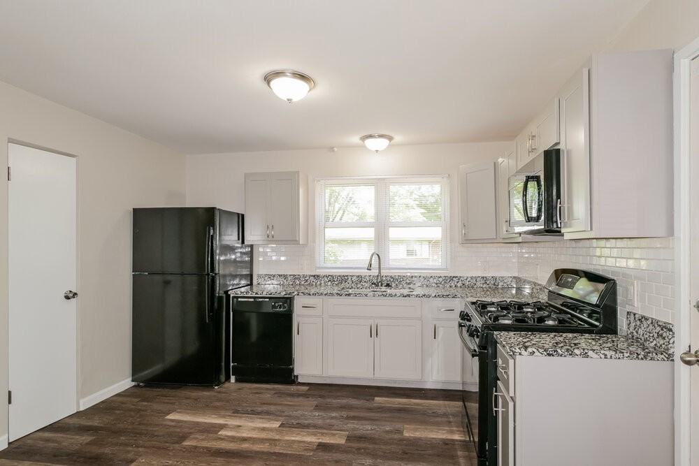 1635 Trotter Way - Photo 7 of 16