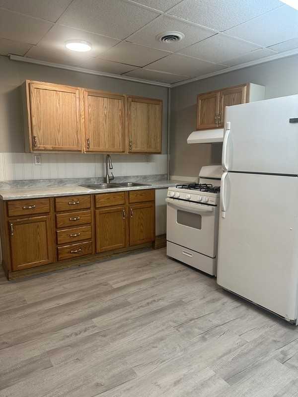 316 N Pence St - Photo 2 of 10