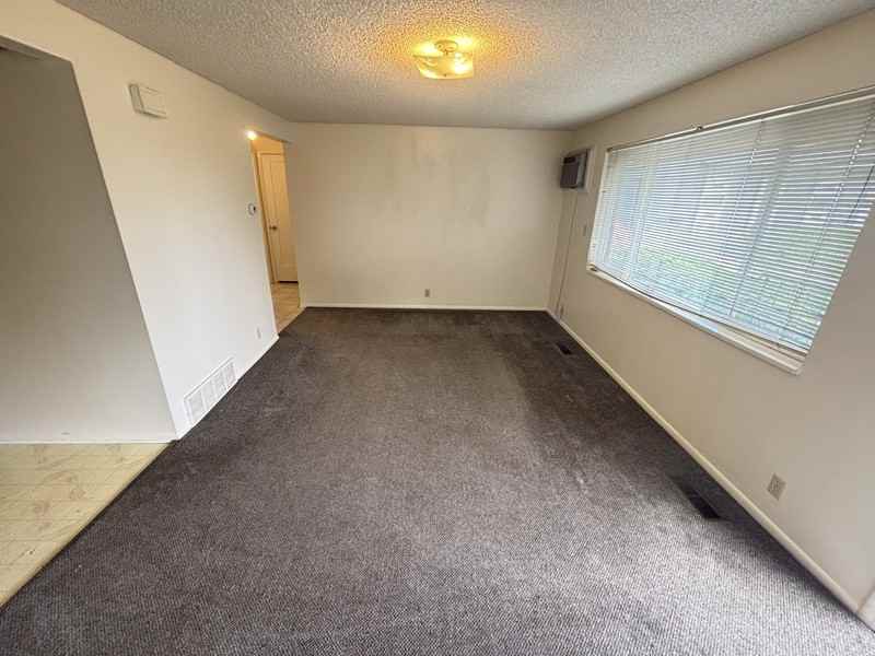 258 Northwest Street - Photo 3 of 26