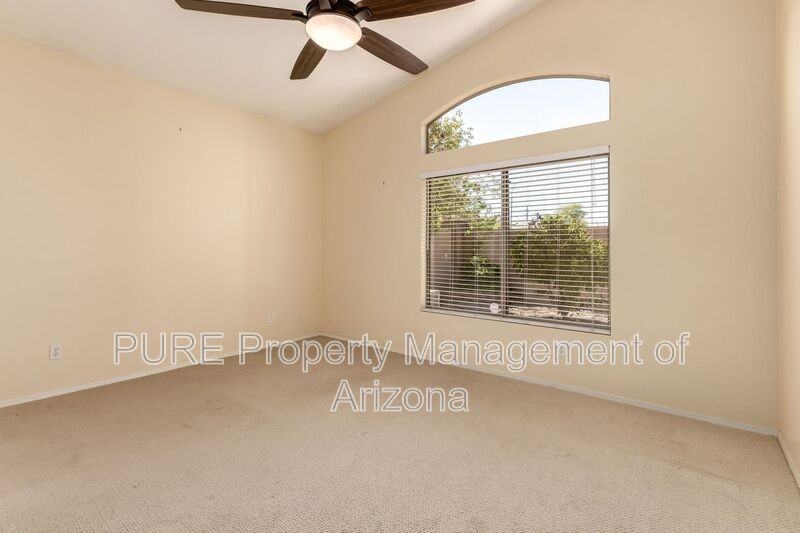 10652 W Coronado Rd - Photo 7 of 17
