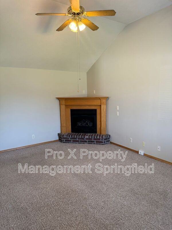 3807 W Montclair St - Photo 4 of 23