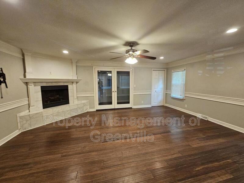 2215 E Lee Rd - Photo 3 of 17