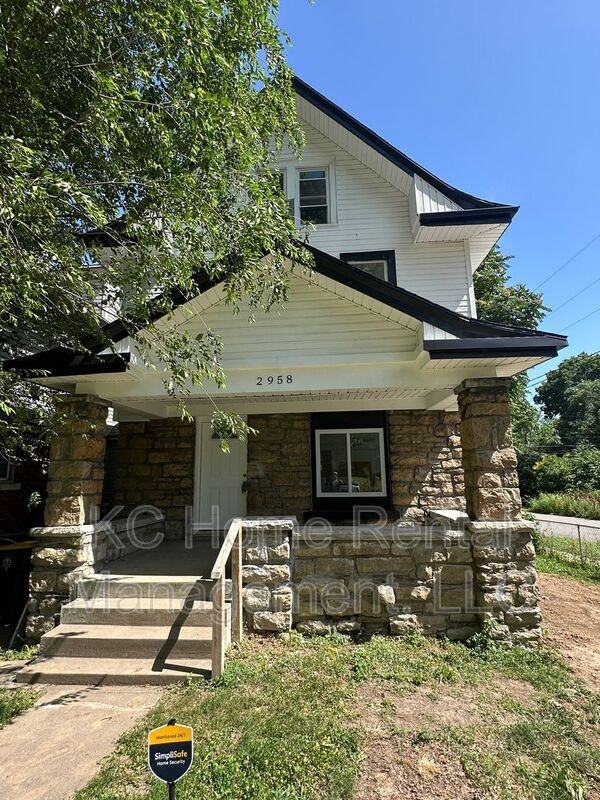 2958 Lockridge Ave - Photo 2 of 46