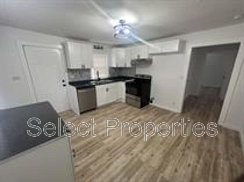 1802 Henry St - Photo 2 of 7