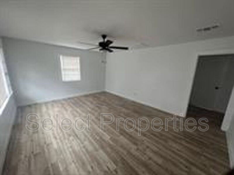 1802 Henry St - Photo 4 of 7