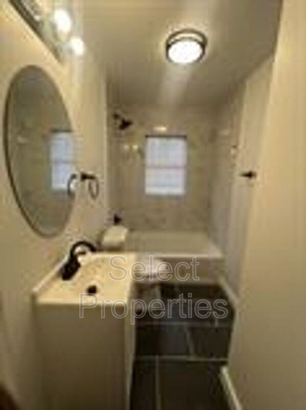 1802 Henry St - Photo 5 of 7