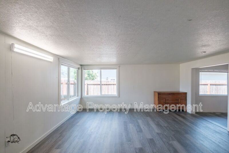 1915 5th Ave Se - Photo 6 of 35
