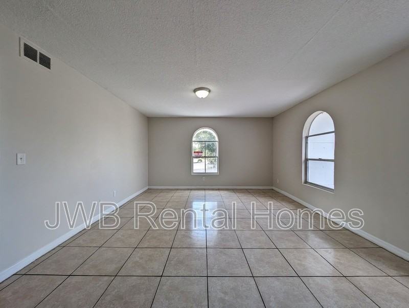 7201 Arlington Expressway #117 - Photo 3 of 9