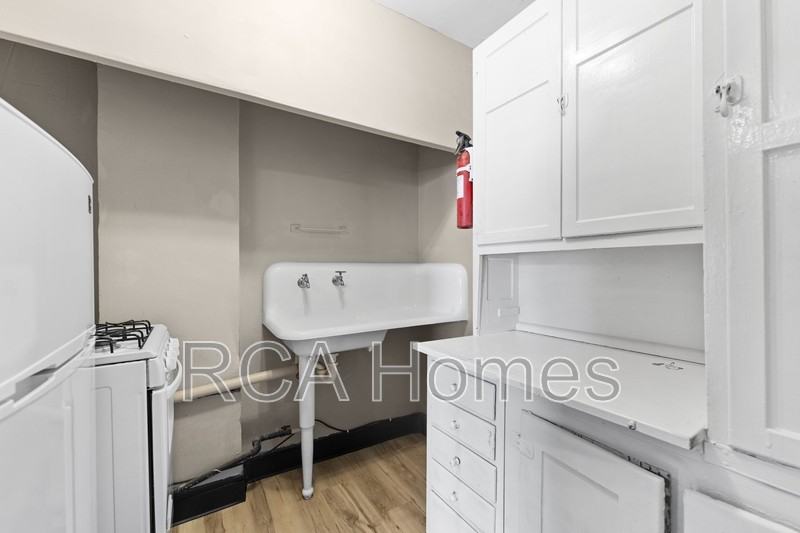 37 W Saint Clair St - Photo 4 of 9