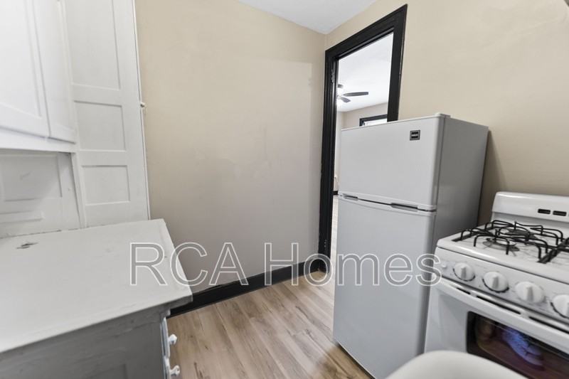 37 W Saint Clair St - Photo 5 of 9