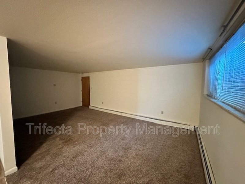 1100 Hays St - Photo 3 of 12