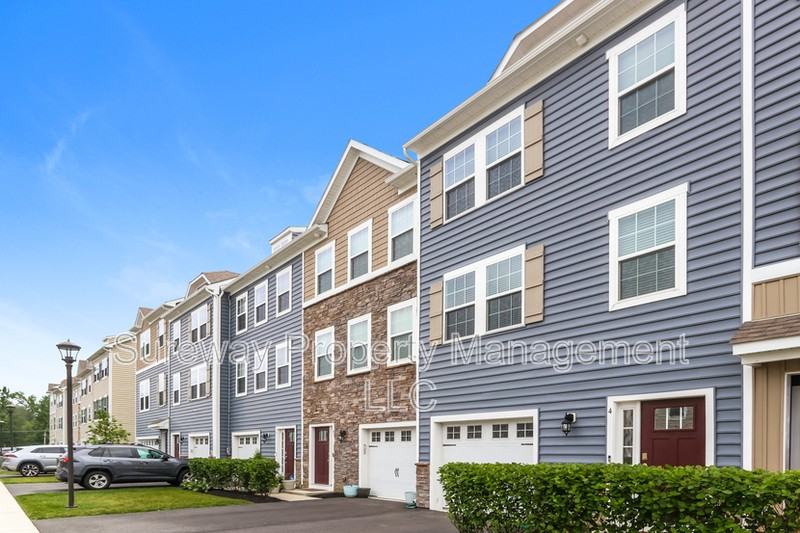 4 Naples Ln - Photo 3 of 20