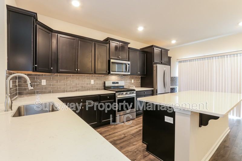 4 Naples Ln - Photo 7 of 20