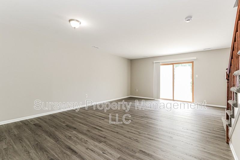 178 Yorktown Blvd - Photo 3 of 15