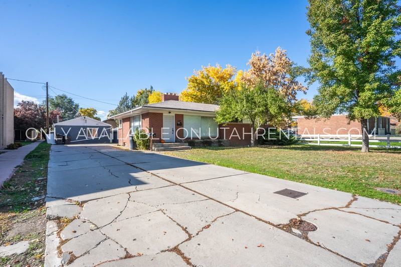 639 Nw - Photo 3 of 24