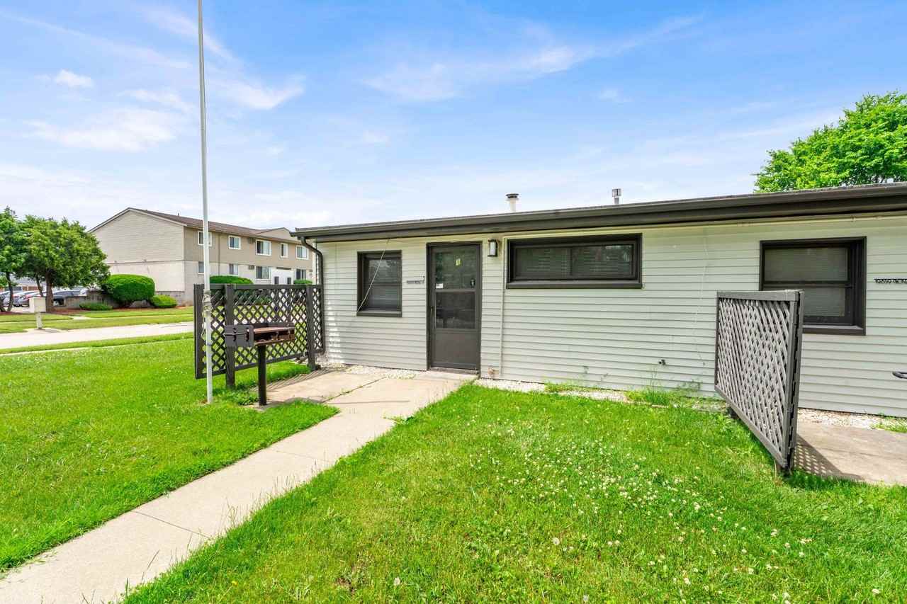 ONE11 CLINTON FLATS - Photo 2 of 8